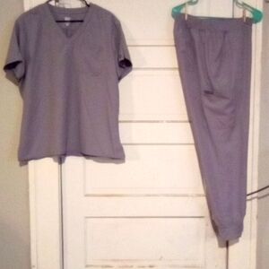 Insight Medcouture Scrub Set